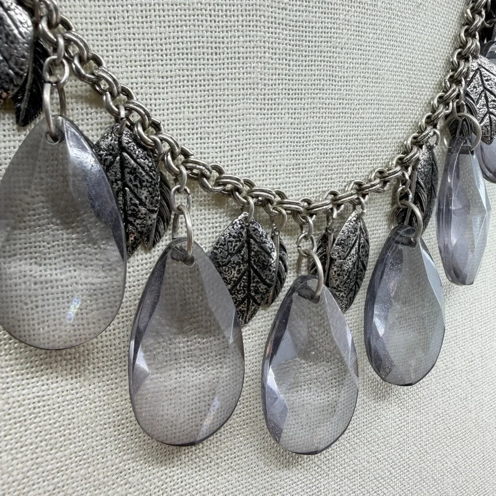 Gray Faceted Crystal Teardrop Leaf Charm Necklace Silver Tone Statement Jewelry